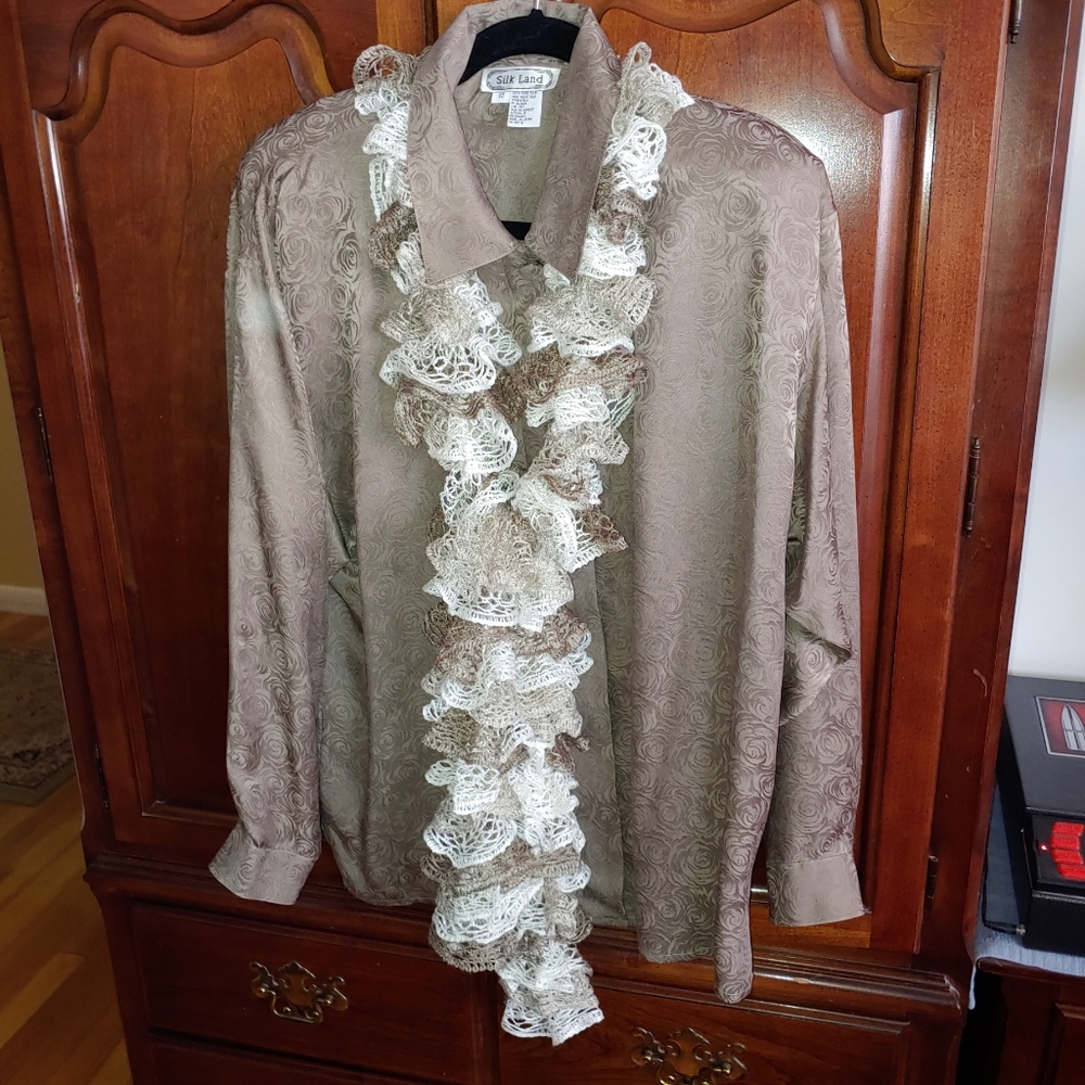 Handmade Frilly Knitted Scarf - Picture 3 of 10